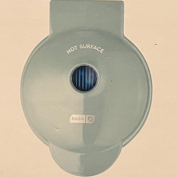 Dash Mini Maker Griddle in light blue - Picture 2 of 3